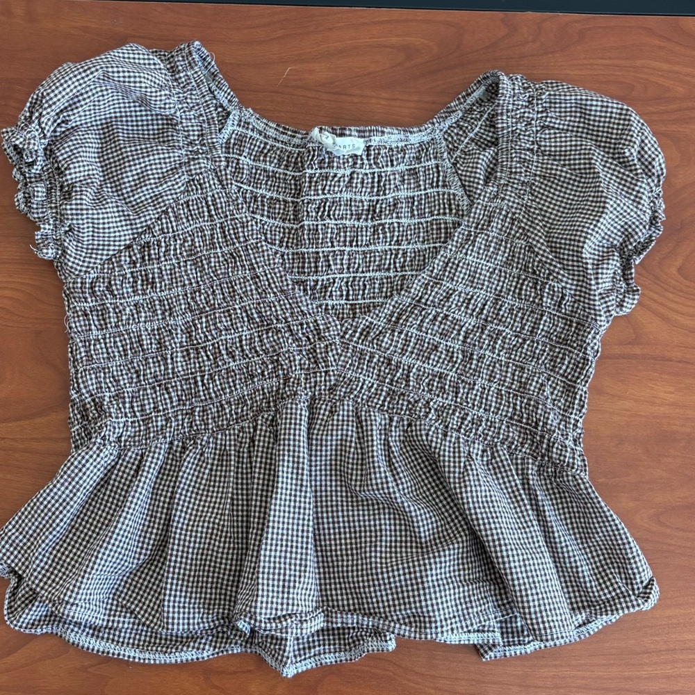 Pacsun LA Hearts Brown Gingham
Smocked Peplum Babydoll Short Sleeve
Top Size M